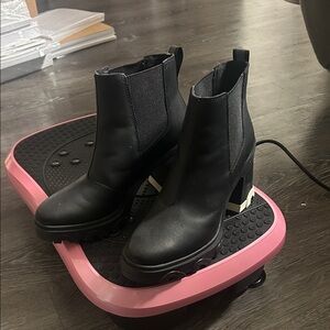 Sorel Black Heeled Ankle Boots